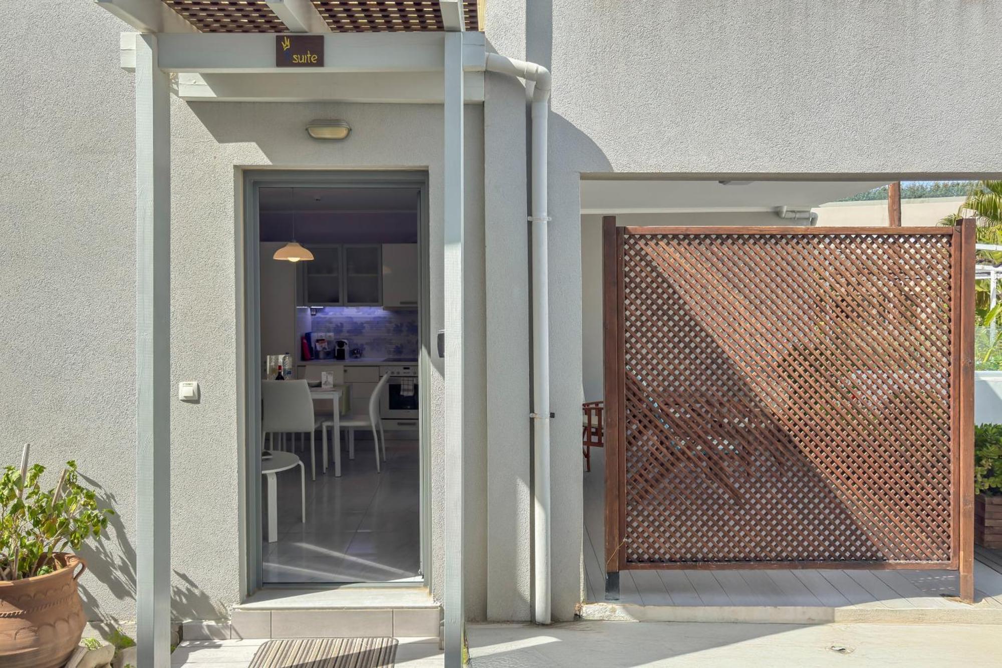 Alisahni Villa & Suite คาโตดารัตโซ ภายนอก รูปภาพ
