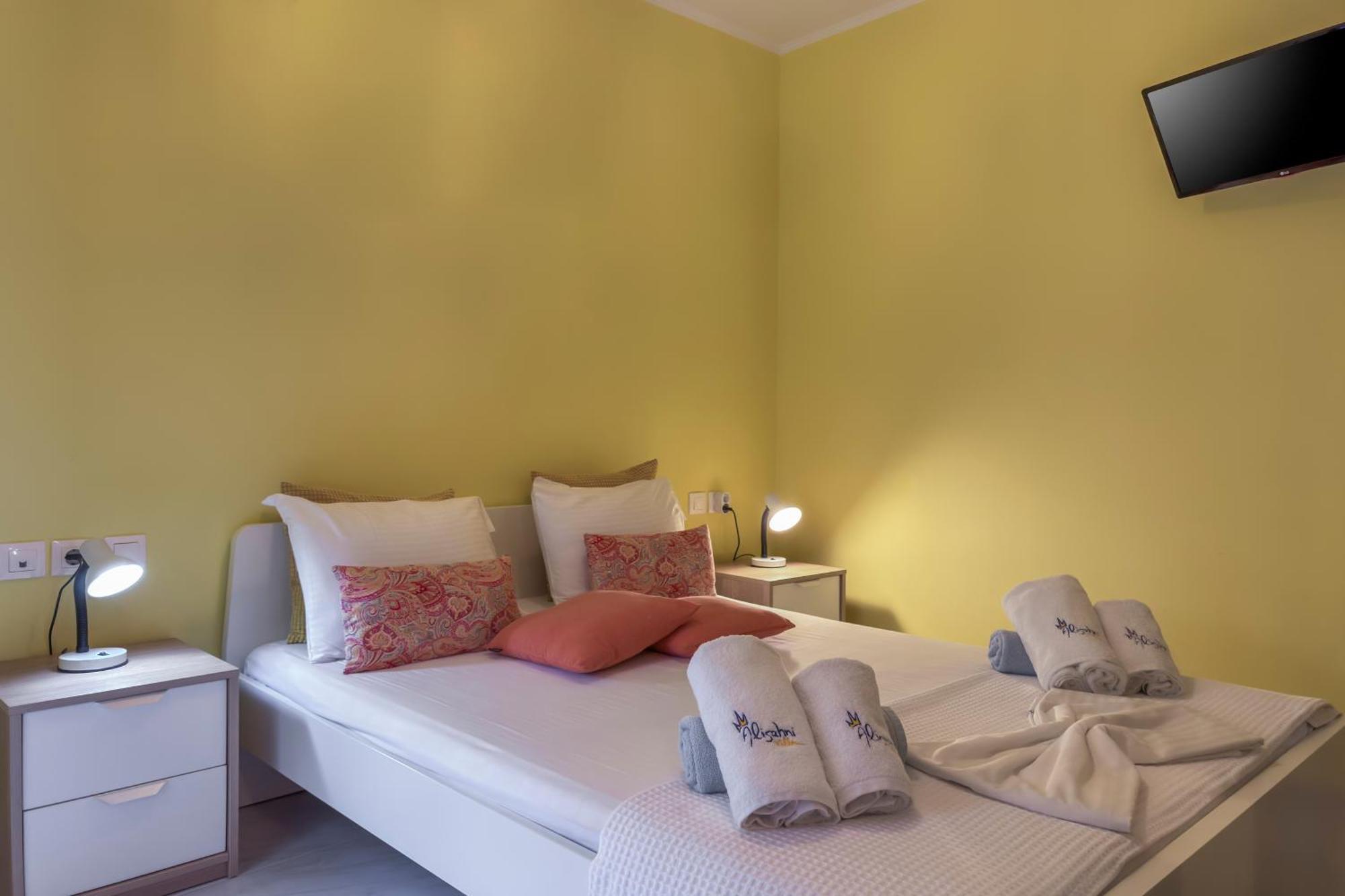 Alisahni Villa & Suite คาโตดารัตโซ ภายนอก รูปภาพ